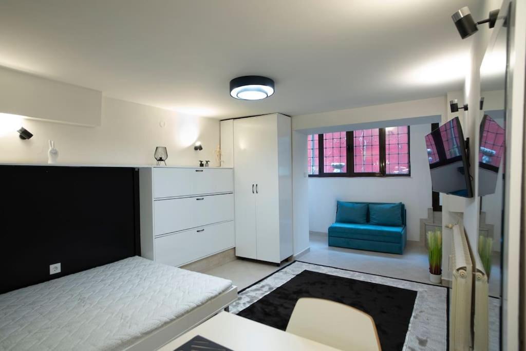 Studio With Courtyard Just Steps Away Vitosha Str Sofia Eksteriør billede